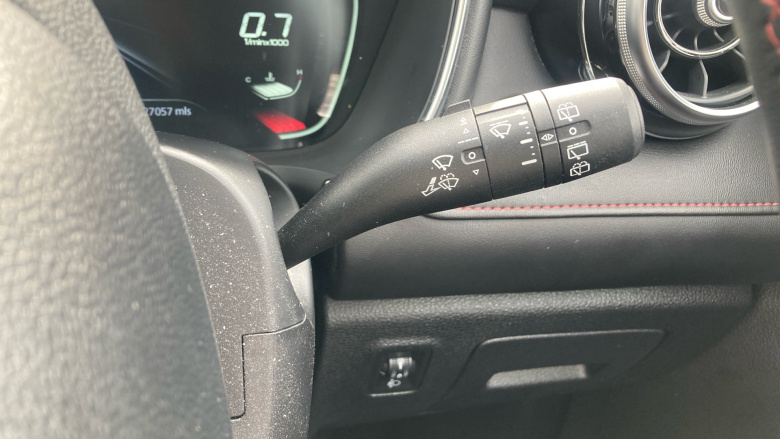 MG Hs 1.5 T-GDI Exclusive 5dr DCT Petrol Hatchback
